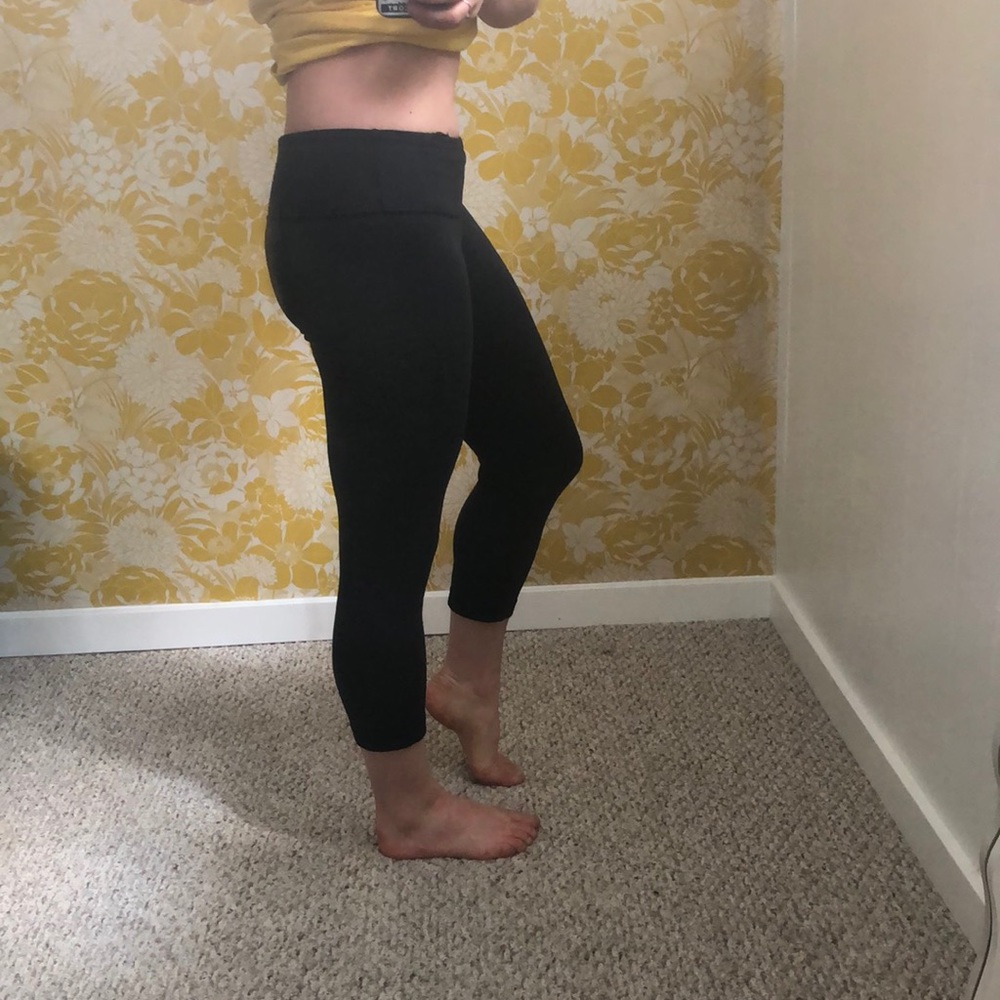 SOLD - Lululemon crops